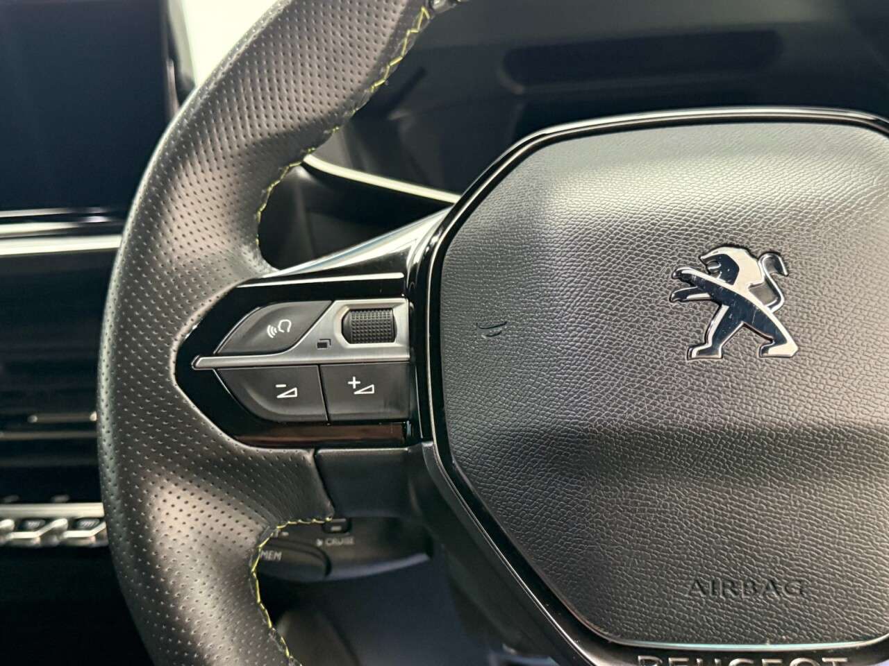2022 PEUGEOT E-2008 2022 PEUGEOT E-2008