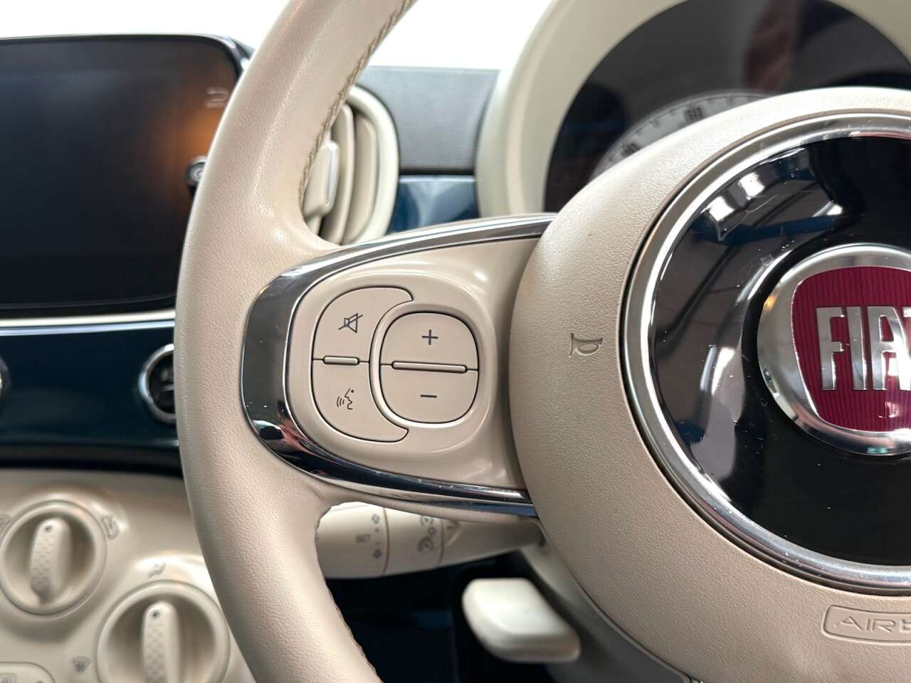 2019 FIAT 500C 2019 FIAT 500C