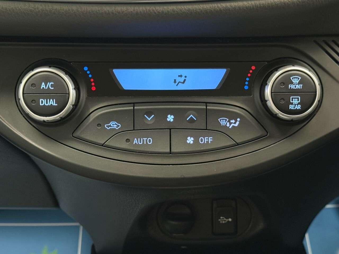 2019 TOYOTA YARIS 2019 TOYOTA YARIS