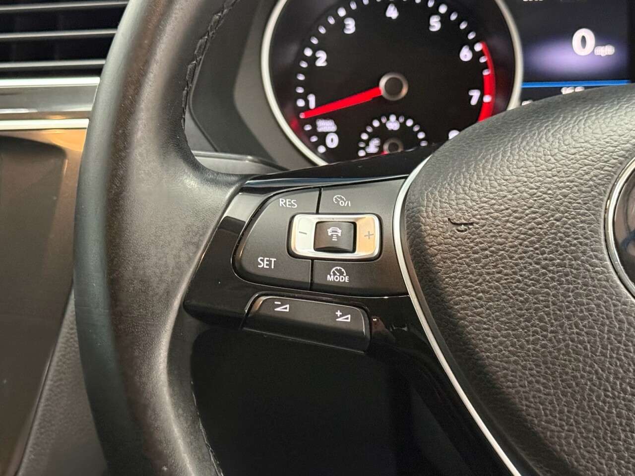 2018 VOLKSWAGEN TIGUAN 2018 VOLKSWAGEN TIGUAN
