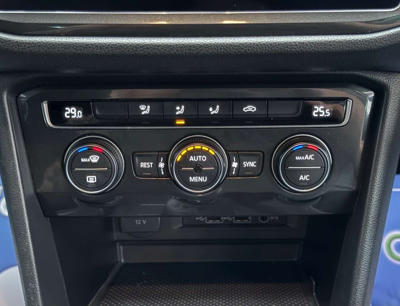 2018 VOLKSWAGEN TIGUAN 2018 VOLKSWAGEN TIGUAN