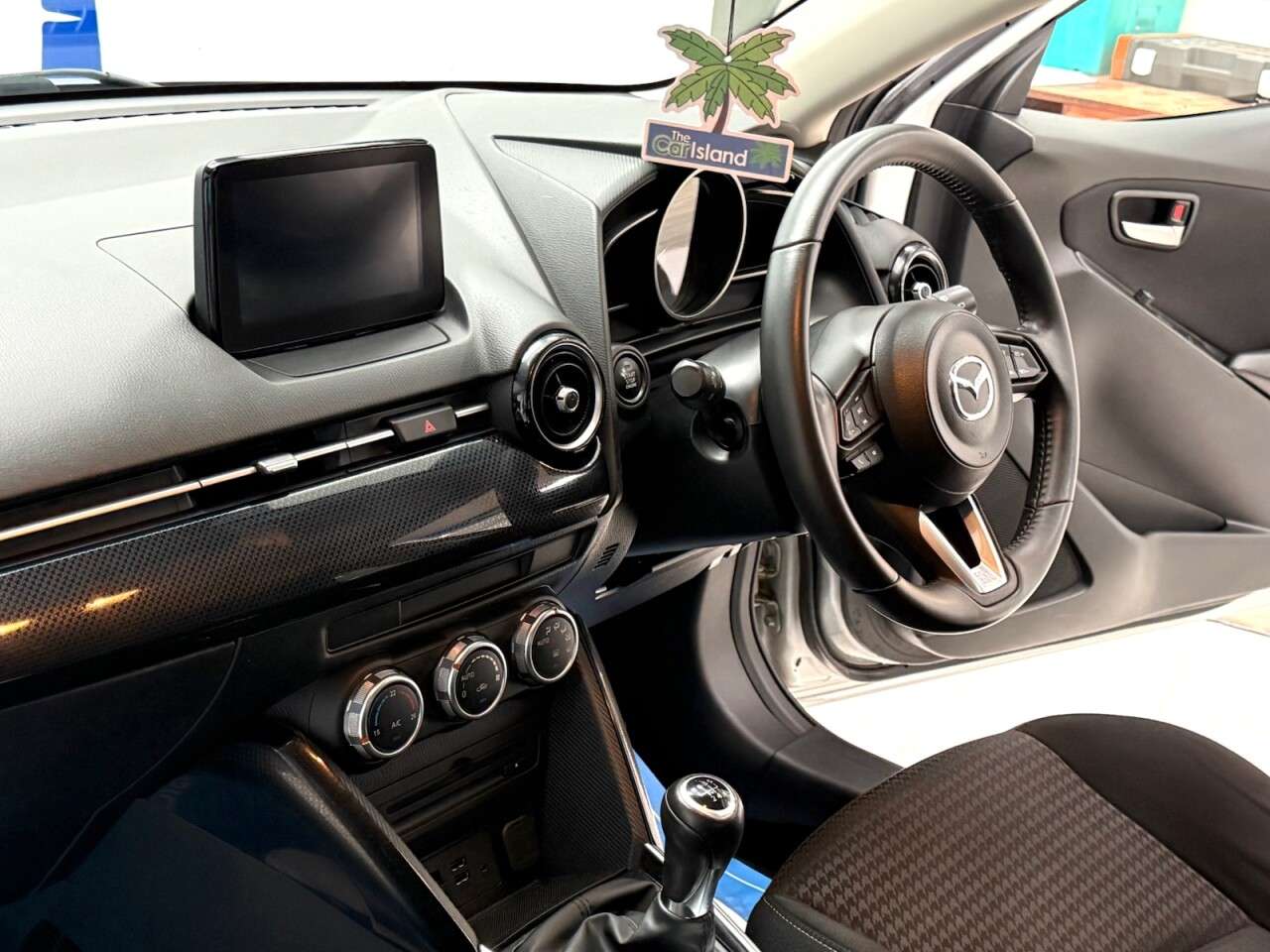 2018 MAZDA MAZDA2 2018 MAZDA MAZDA2