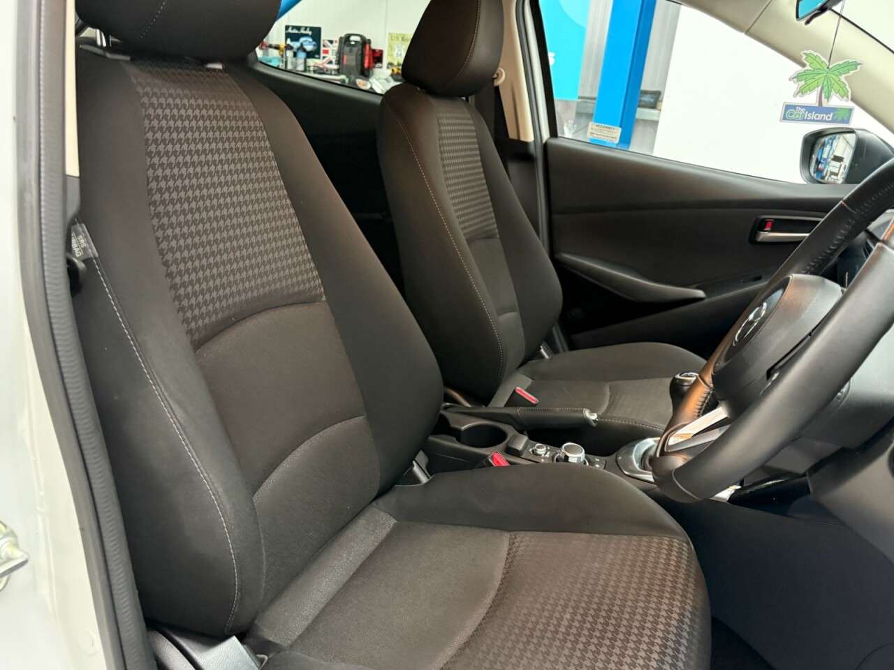 2018 MAZDA MAZDA2 2018 MAZDA MAZDA2