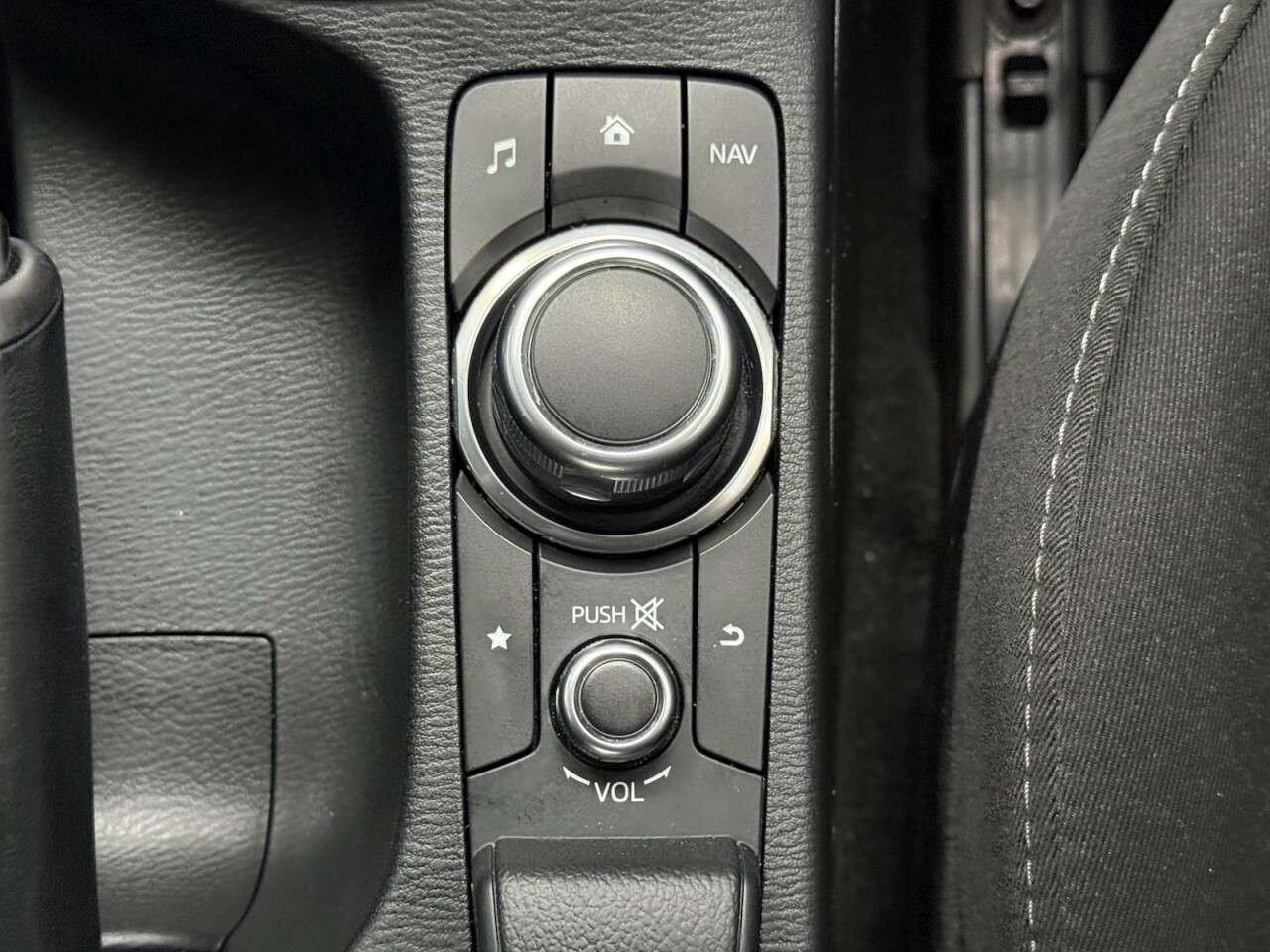 2018 MAZDA MAZDA2 2018 MAZDA MAZDA2
