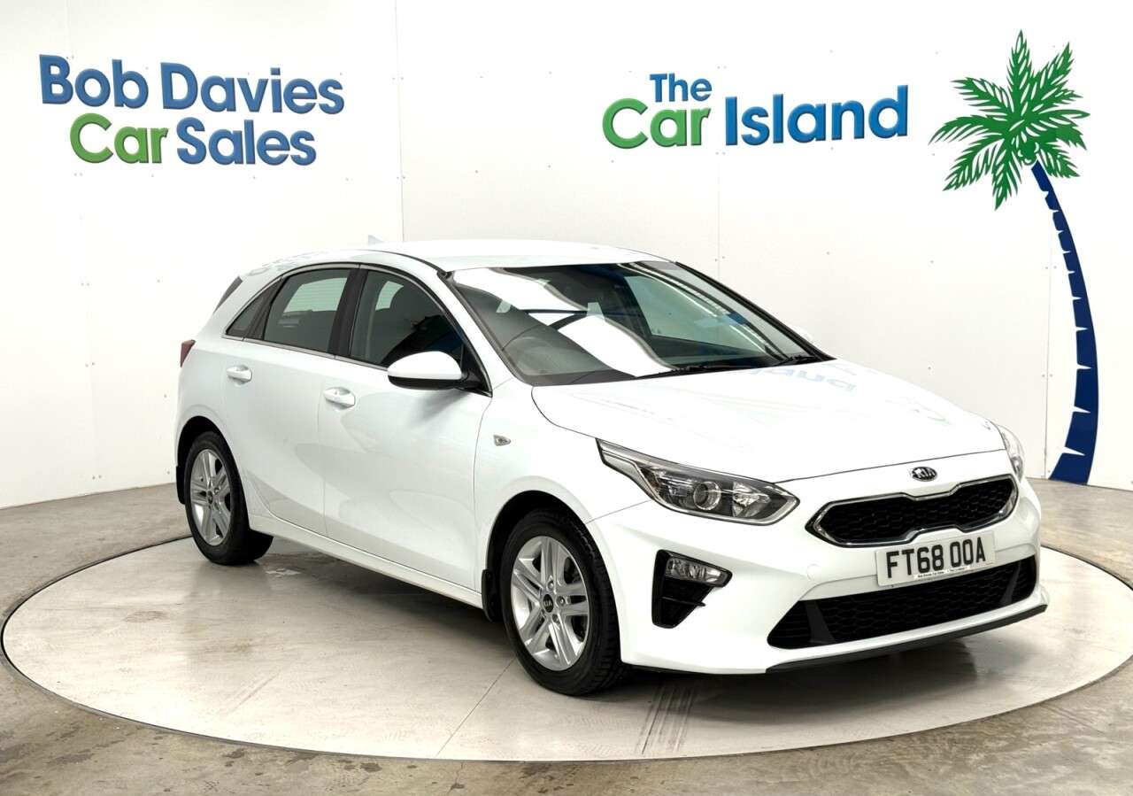 A 2019 KIA CEED 1.0 T-GDi ECO 2 Hatchback 5dr Petrol Manual Euro 6 (s/s) (118 bhp) CARPLAY, A 2019 KIA CEED 1.0 T-GDi ECO 2 Hatchback 5dr Petrol Manual Euro 6 (s/s) (118 bhp) CARPLAY,