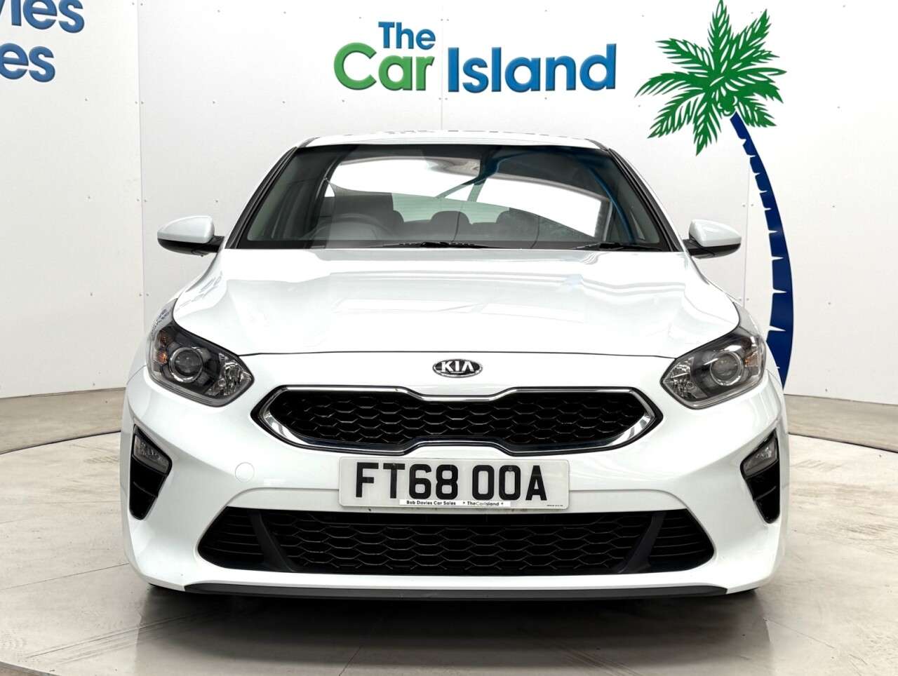 A 2019 KIA CEED 1.0 T-GDi ECO 2 Hatchback 5dr Petrol Manual Euro 6 (s/s) (118 bhp) CARPLAY, A 2019 KIA CEED 1.0 T-GDi ECO 2 Hatchback 5dr Petrol Manual Euro 6 (s/s) (118 bhp) CARPLAY,
