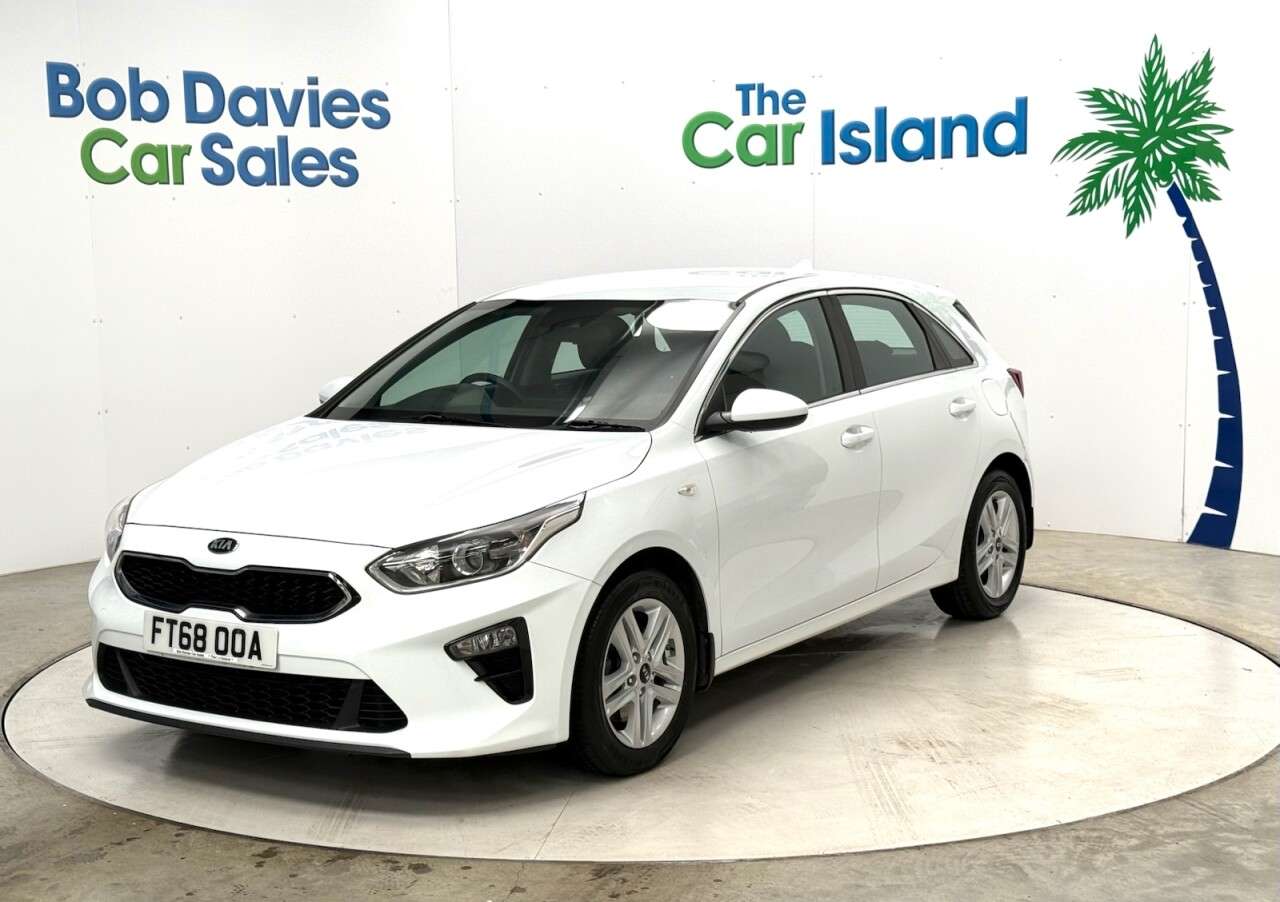 A 2019 KIA CEED 1.0 T-GDi ECO 2 Hatchback 5dr Petrol Manual Euro 6 (s/s) (118 bhp) CARPLAY, A 2019 KIA CEED 1.0 T-GDi ECO 2 Hatchback 5dr Petrol Manual Euro 6 (s/s) (118 bhp) CARPLAY,
