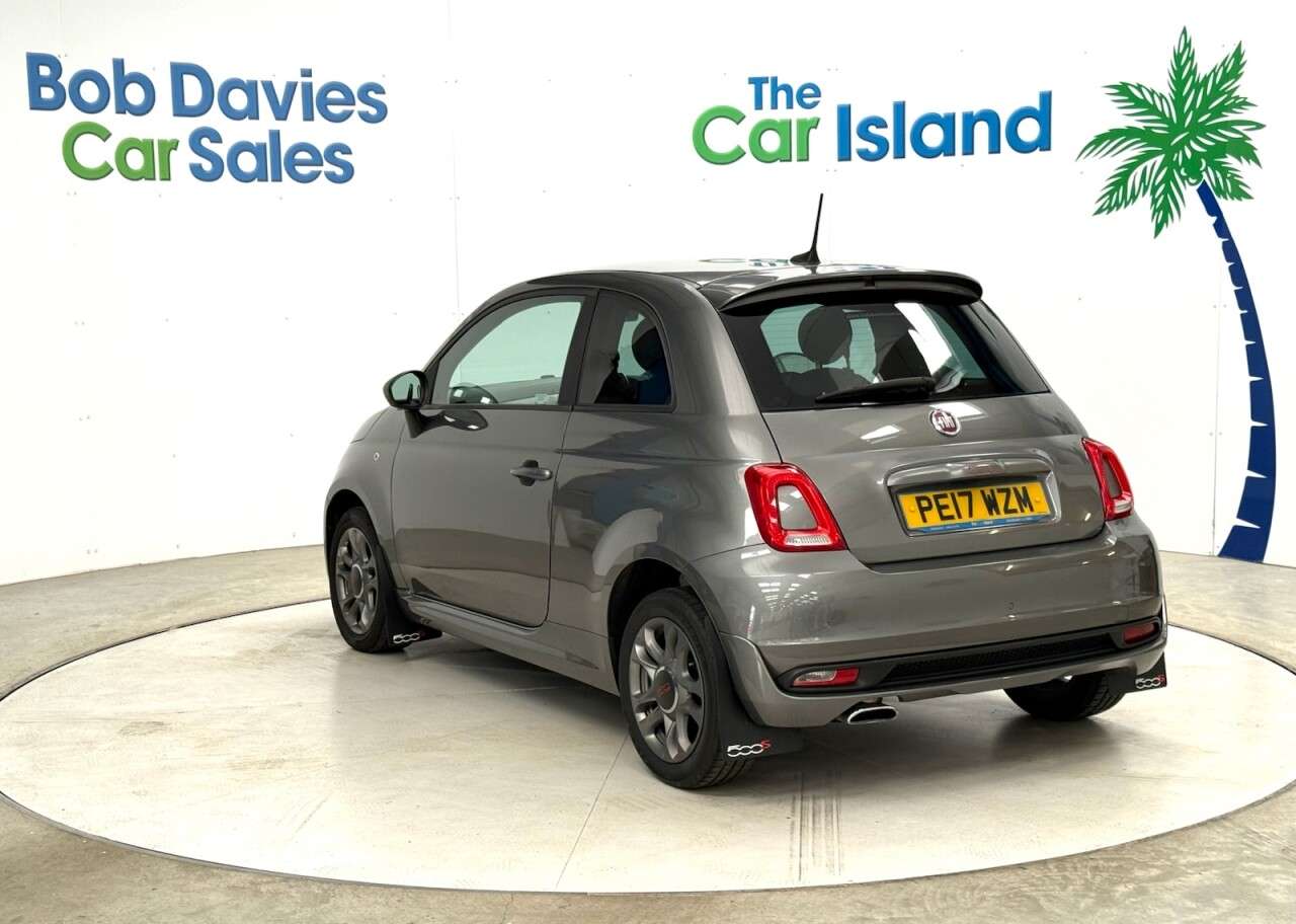 2017 FIAT 500 2017 FIAT 500