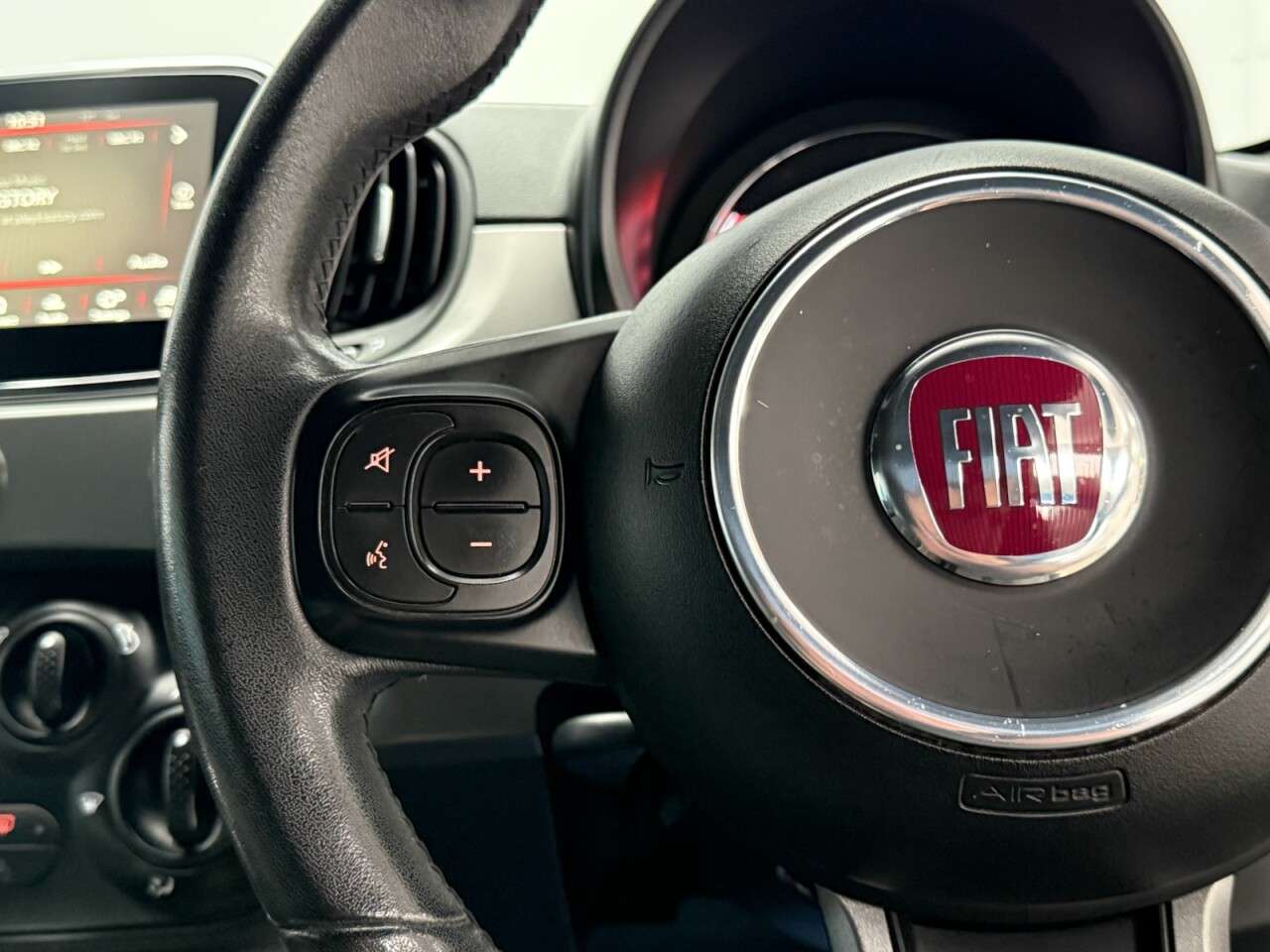 2017 FIAT 500 2017 FIAT 500