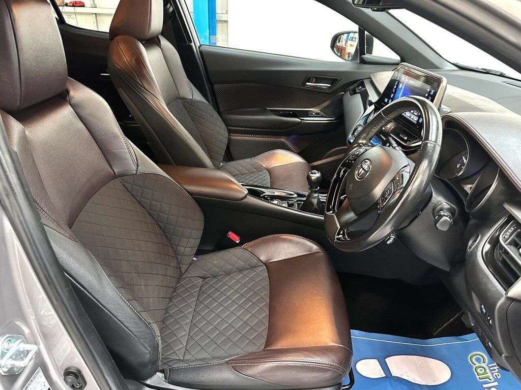 2017 TOYOTA C-HR 2017 TOYOTA C-HR