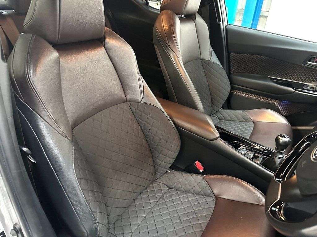 2017 TOYOTA C-HR 2017 TOYOTA C-HR