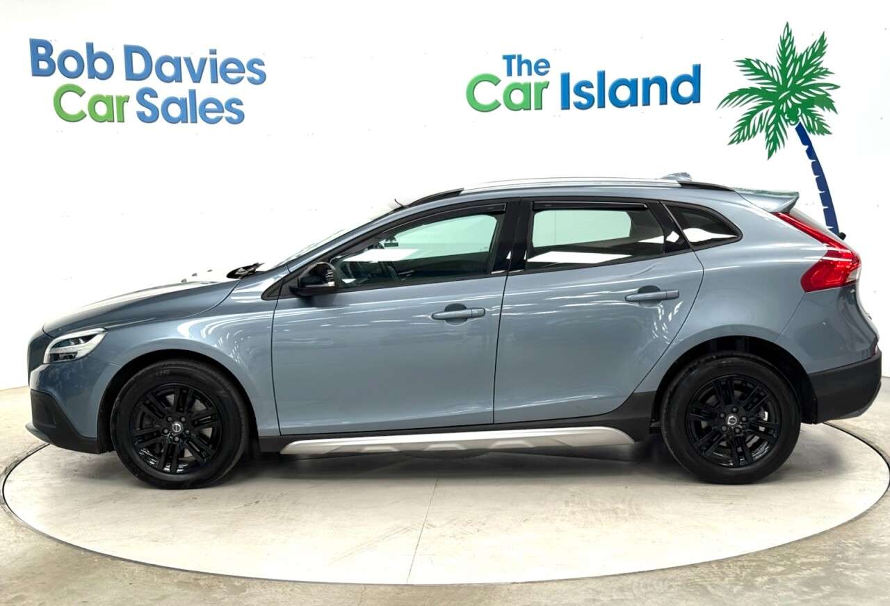 2017 VOLVO V40 CROSS COUNTRY 2017 VOLVO V40 CROSS COUNTRY
