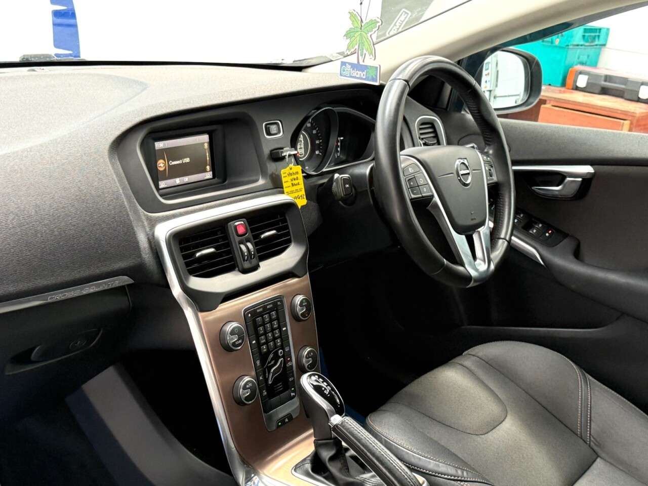 2017 VOLVO V40 CROSS COUNTRY 2017 VOLVO V40 CROSS COUNTRY