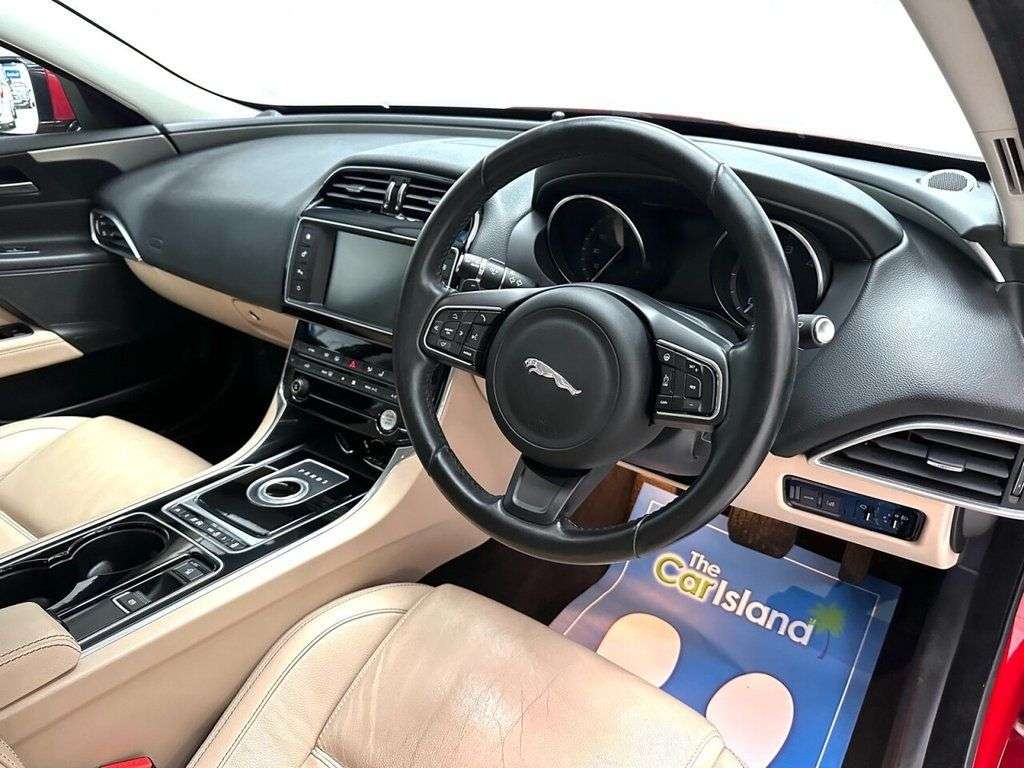 2016 JAGUAR XE 2016 JAGUAR XE