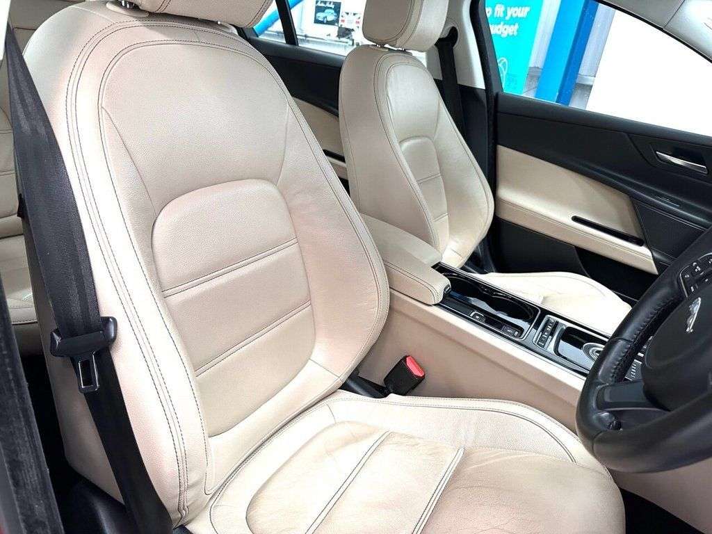 2016 JAGUAR XE 2016 JAGUAR XE