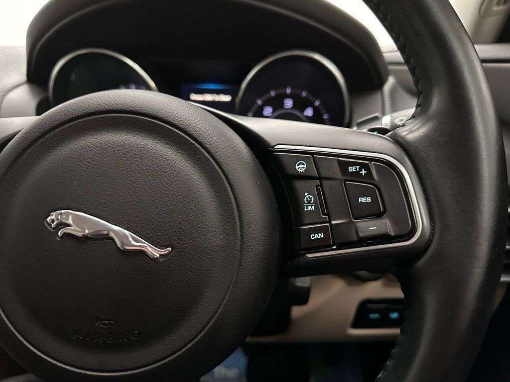 2016 JAGUAR XE 2016 JAGUAR XE