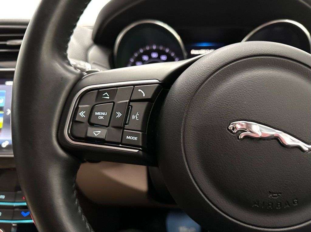 2016 JAGUAR XE 2016 JAGUAR XE