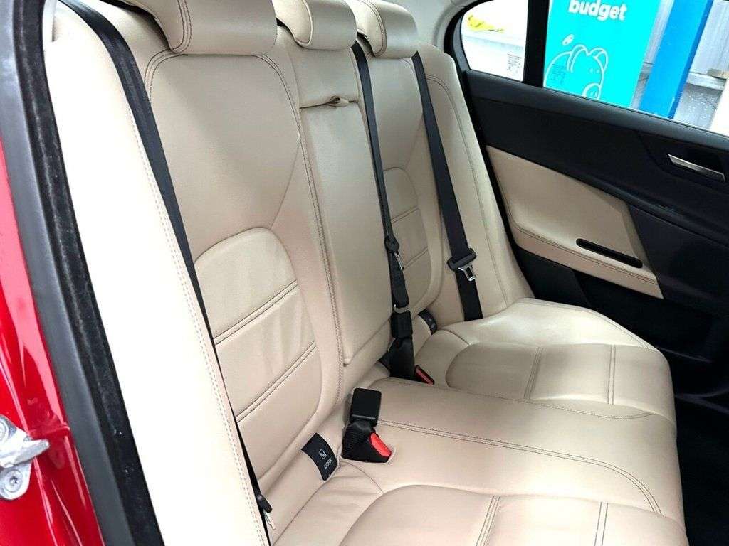 2016 JAGUAR XE 2016 JAGUAR XE