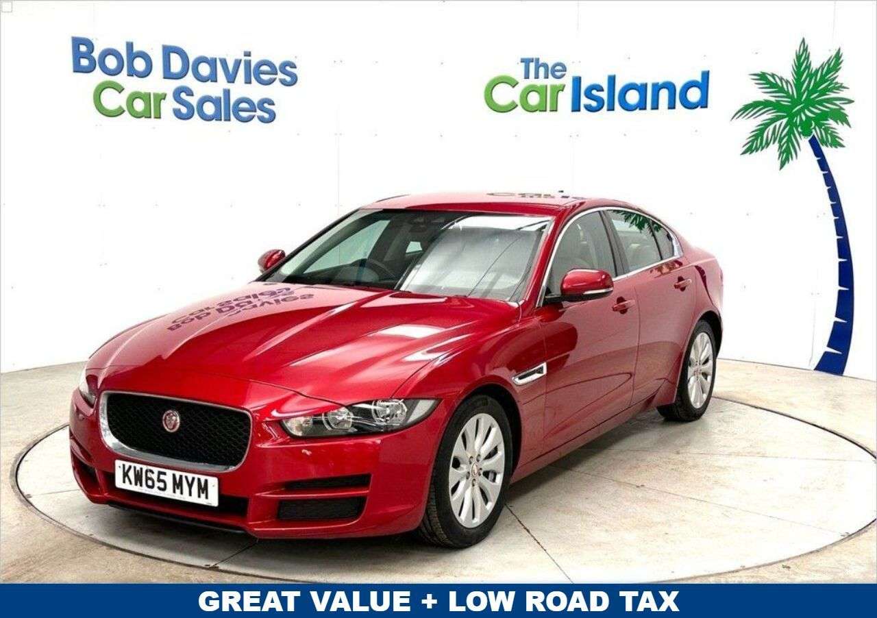 A 2016 JAGUAR XE 2.0d Prestige Saloon 4dr Diesel Auto Euro 6 (s/s) (163 ps) SATNAV Heated St A 2016 JAGUAR XE 2.0d Prestige Saloon 4dr Diesel Auto Euro 6 (s/s) (163 ps) SATNAV Heated St