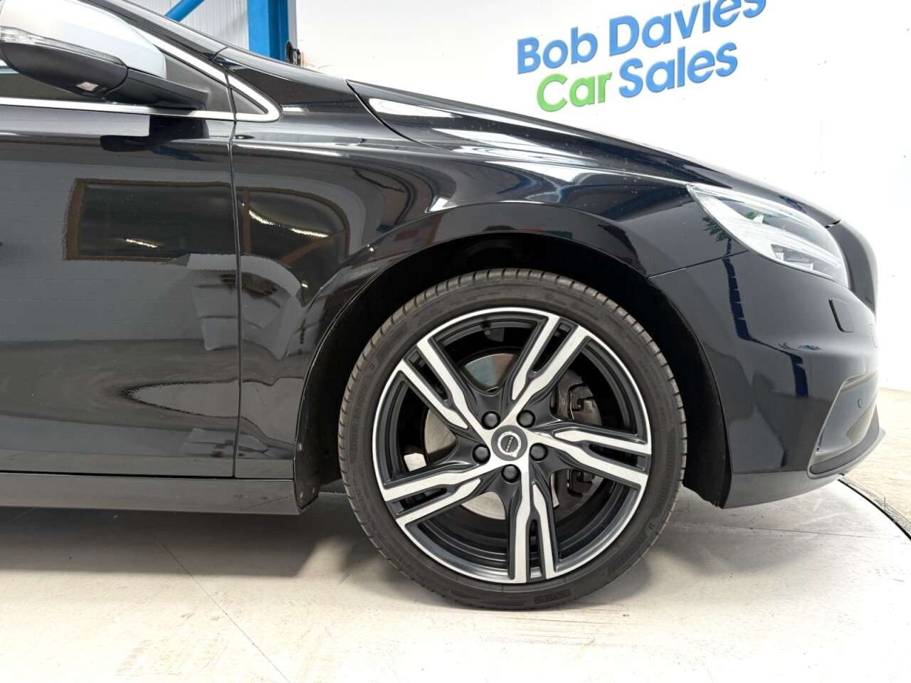 2019 VOLVO V40 2019 VOLVO V40