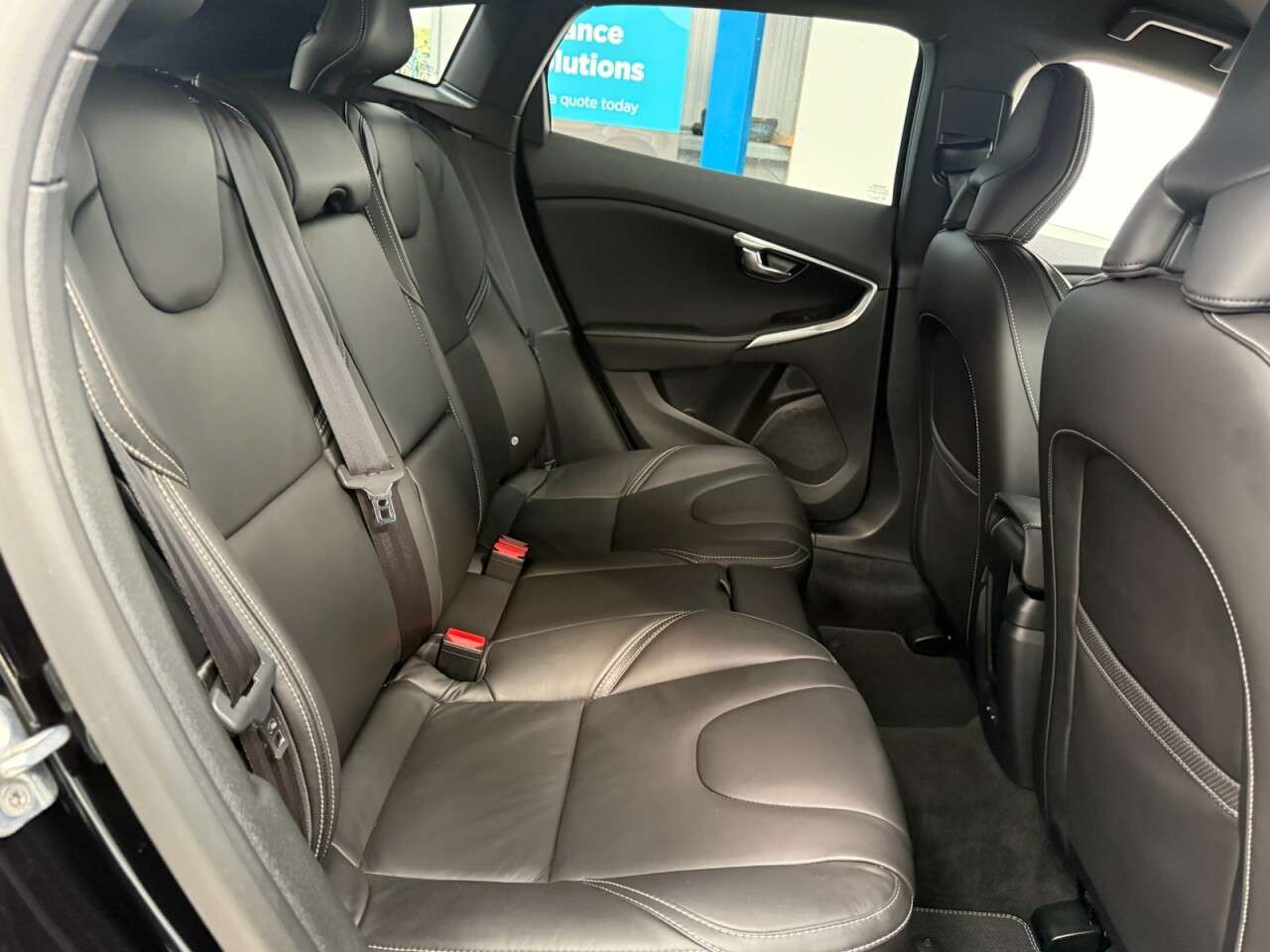 2019 VOLVO V40 2019 VOLVO V40