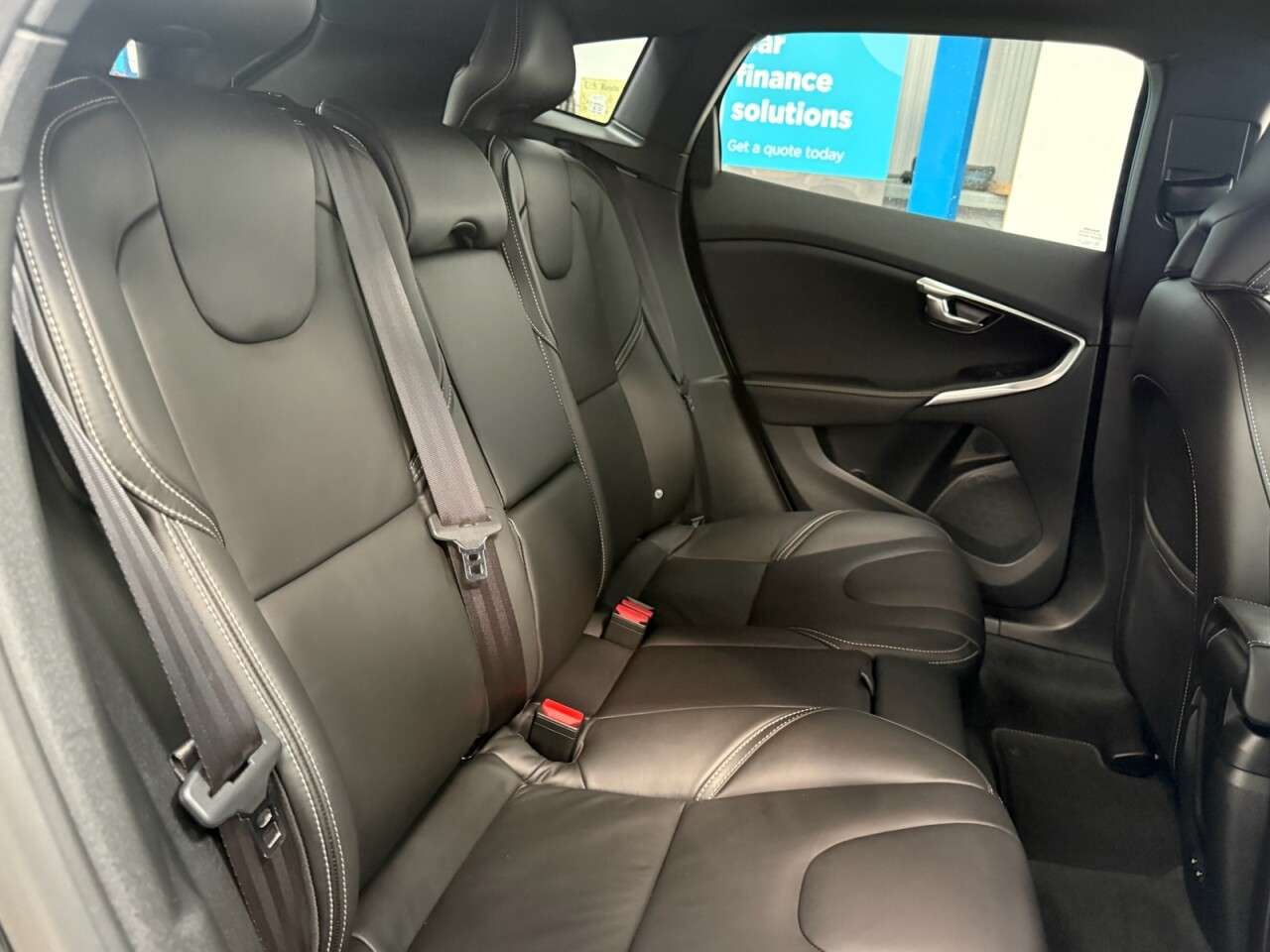 2019 VOLVO V40 2019 VOLVO V40