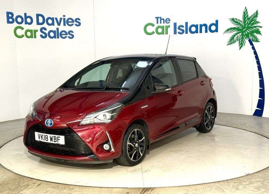 A 2018 TOYOTA YARIS 1.5 VVT-h Grey Bi-Tone Hatchback 5dr Petrol Hybrid E-CVT Euro 6 (s/s) (100 A 2018 TOYOTA YARIS 1.5 VVT-h Grey Bi-Tone Hatchback 5dr Petrol Hybrid E-CVT Euro 6 (s/s) (100