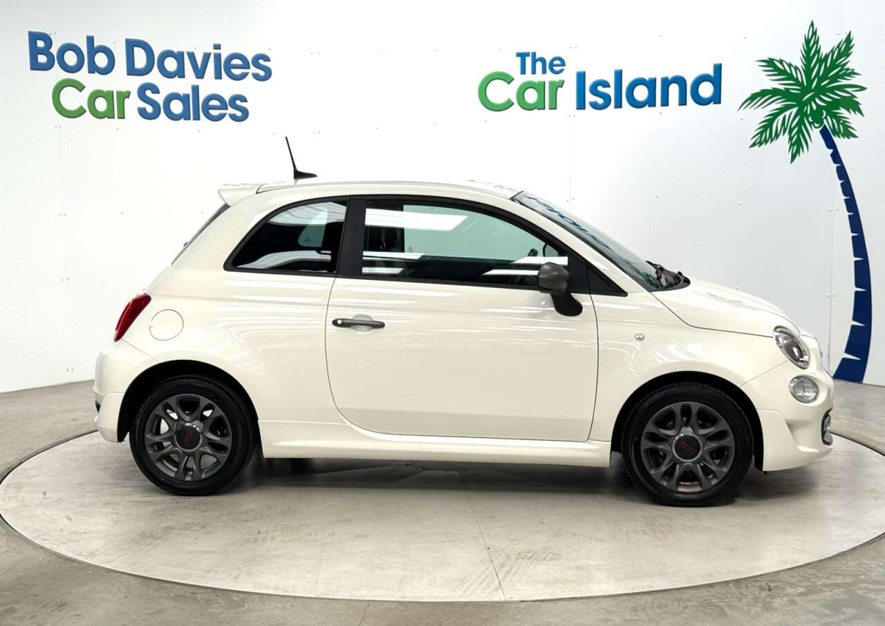 2018 FIAT 500 2018 FIAT 500