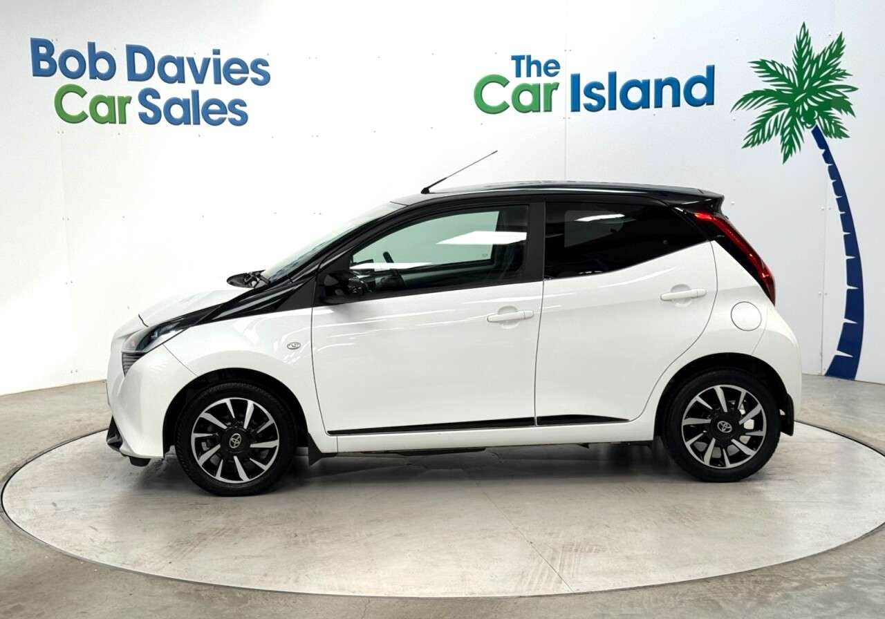 2021 TOYOTA AYGO 2021 TOYOTA AYGO