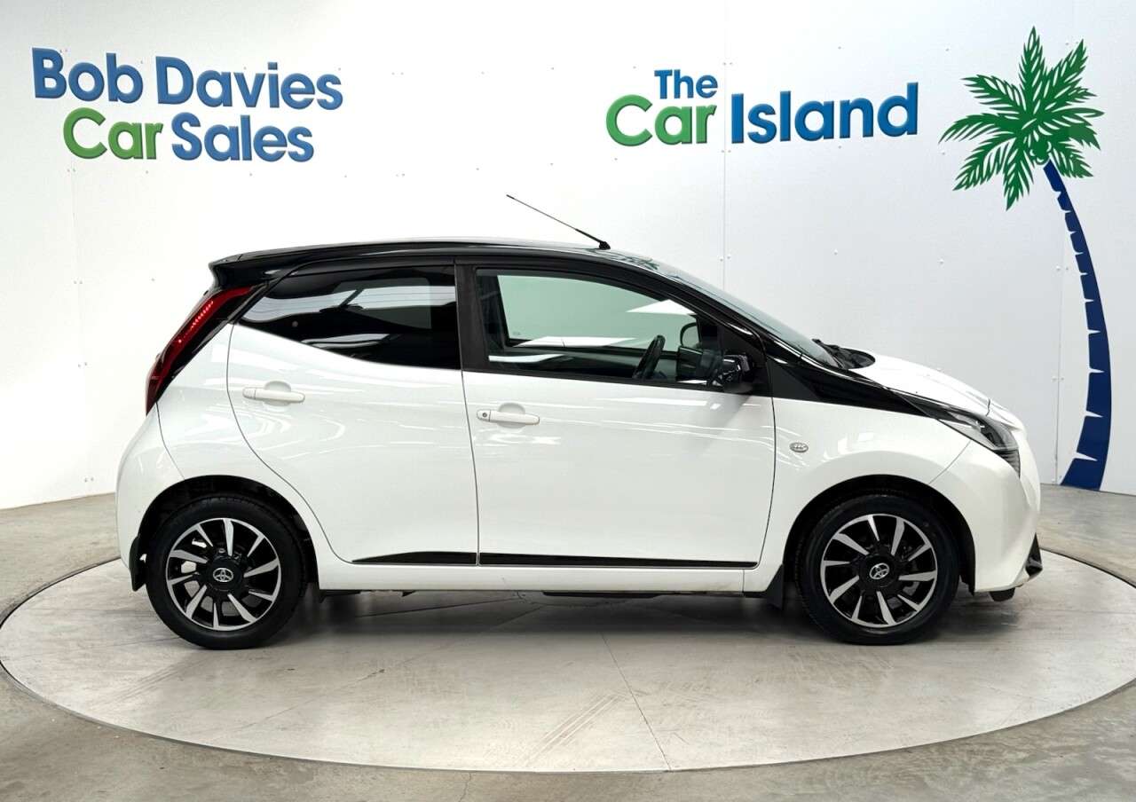 2021 TOYOTA AYGO 2021 TOYOTA AYGO