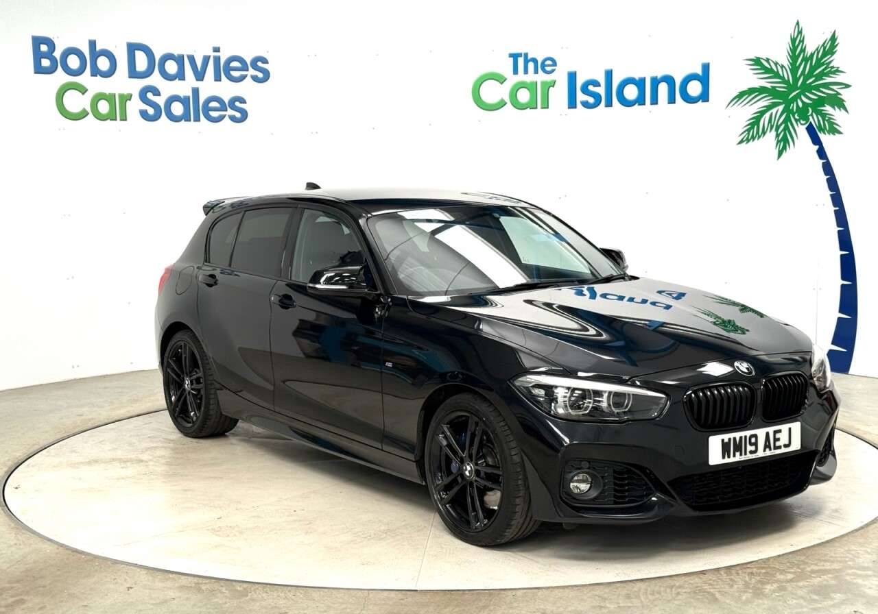 A 2019 BMW 1 SERIES 1.5 118i GPF M Sport Shadow Edition Hatchback 5dr Petrol Auto Euro 6 (s/s) A 2019 BMW 1 SERIES 1.5 118i GPF M Sport Shadow Edition Hatchback 5dr Petrol Auto Euro 6 (s/s)