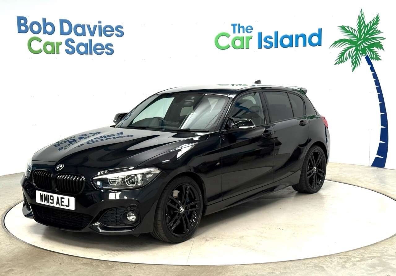 A 2019 BMW 1 SERIES 1.5 118i GPF M Sport Shadow Edition Hatchback 5dr Petrol Auto Euro 6 (s/s) A 2019 BMW 1 SERIES 1.5 118i GPF M Sport Shadow Edition Hatchback 5dr Petrol Auto Euro 6 (s/s)