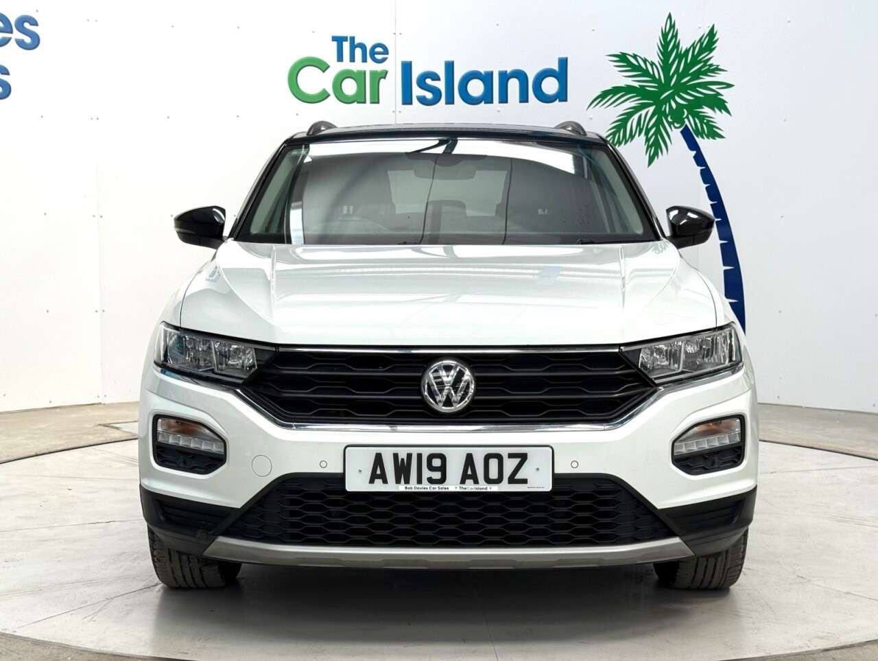 A 2019 VOLKSWAGEN T-ROC 1.6 TDI Design SUV 5dr Diesel Manual Euro 6 (s/s) (115 ps) Apple Carplay & A 2019 VOLKSWAGEN T-ROC 1.6 TDI Design SUV 5dr Diesel Manual Euro 6 (s/s) (115 ps) Apple Carplay &