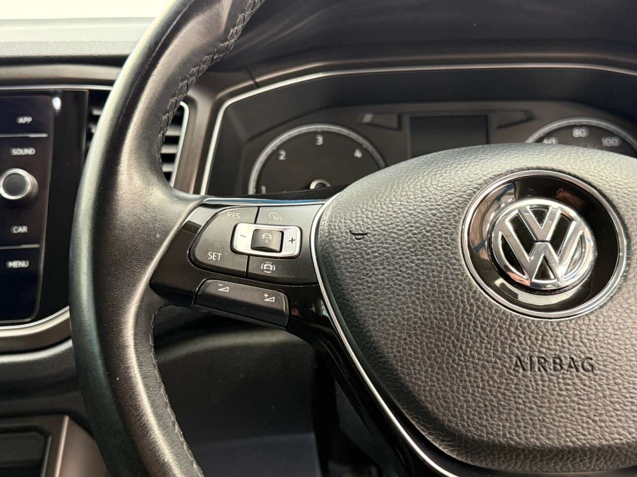 2019 VOLKSWAGEN T-ROC 2019 VOLKSWAGEN T-ROC