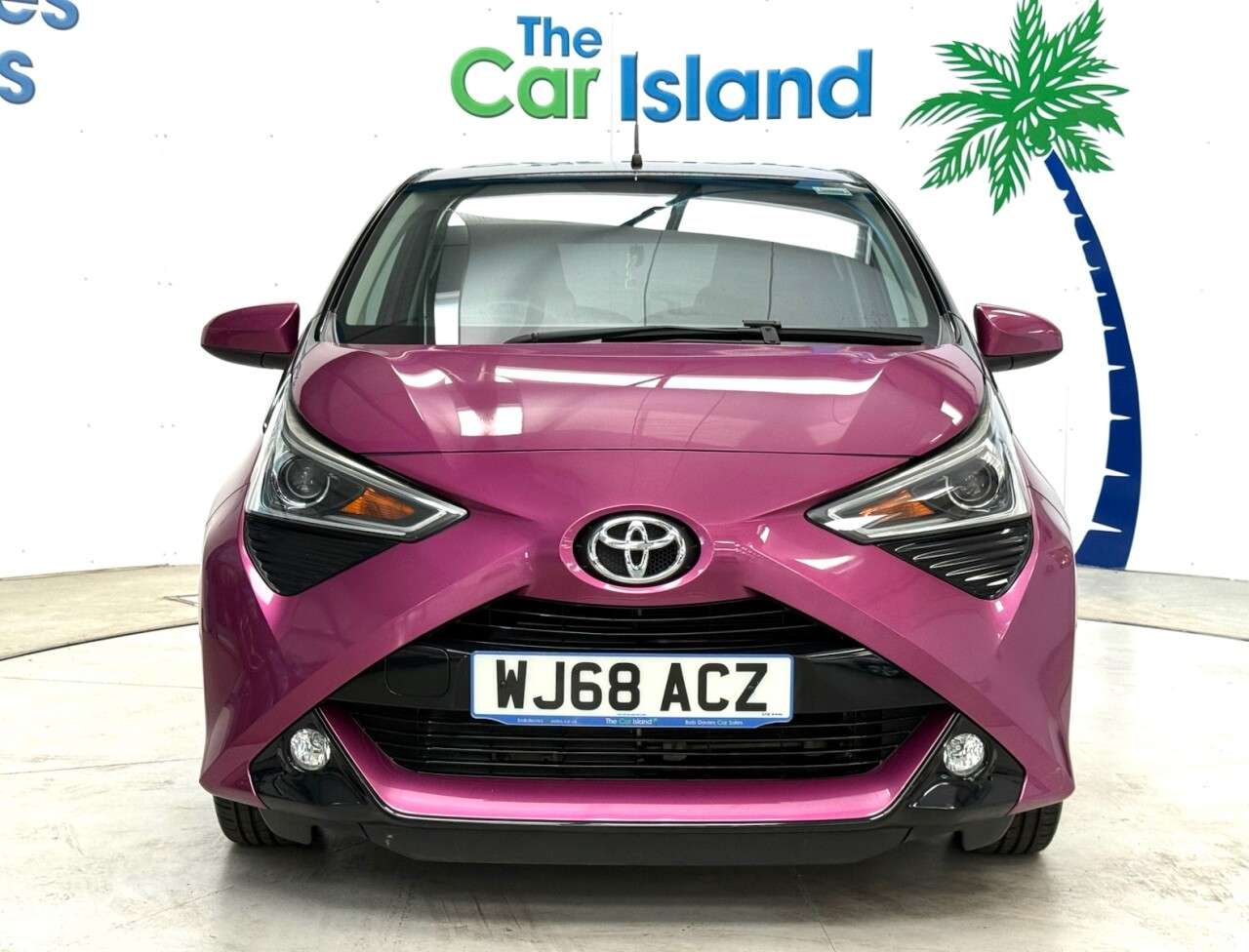 A 2018 TOYOTA AYGO 1.0 VVT-i x-cite Hatchback 5dr Petrol x-shift Euro 6 (Safety Sense) (71 ps) A 2018 TOYOTA AYGO 1.0 VVT-i x-cite Hatchback 5dr Petrol x-shift Euro 6 (Safety Sense) (71 ps)