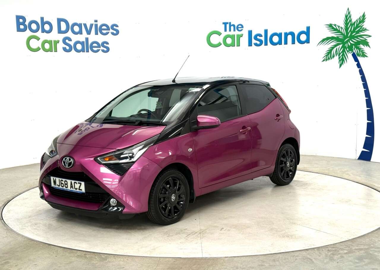 A 2018 TOYOTA AYGO 1.0 VVT-i x-cite Hatchback 5dr Petrol x-shift Euro 6 (Safety Sense) (71 ps) A 2018 TOYOTA AYGO 1.0 VVT-i x-cite Hatchback 5dr Petrol x-shift Euro 6 (Safety Sense) (71 ps)