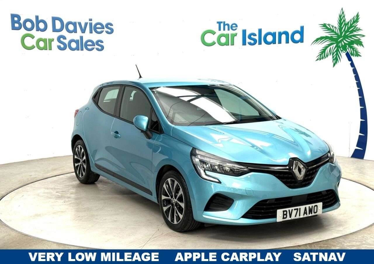 A 2021 RENAULT CLIO 1.0 TCe Iconic Hatchback 5dr Petrol Manual Euro 6 (s/s) (90 ps) Parking Sen A 2021 RENAULT CLIO 1.0 TCe Iconic Hatchback 5dr Petrol Manual Euro 6 (s/s) (90 ps) Parking Sen
