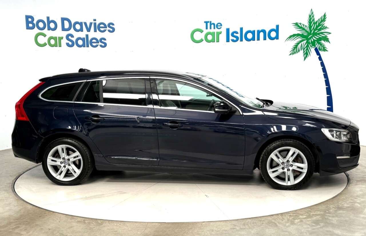 2018 VOLVO V60 2018 VOLVO V60