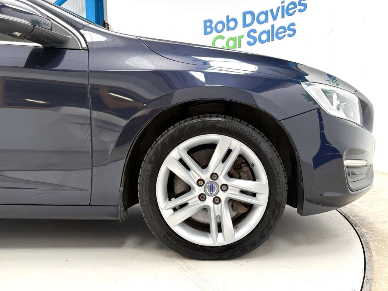 2018 VOLVO V60 2018 VOLVO V60