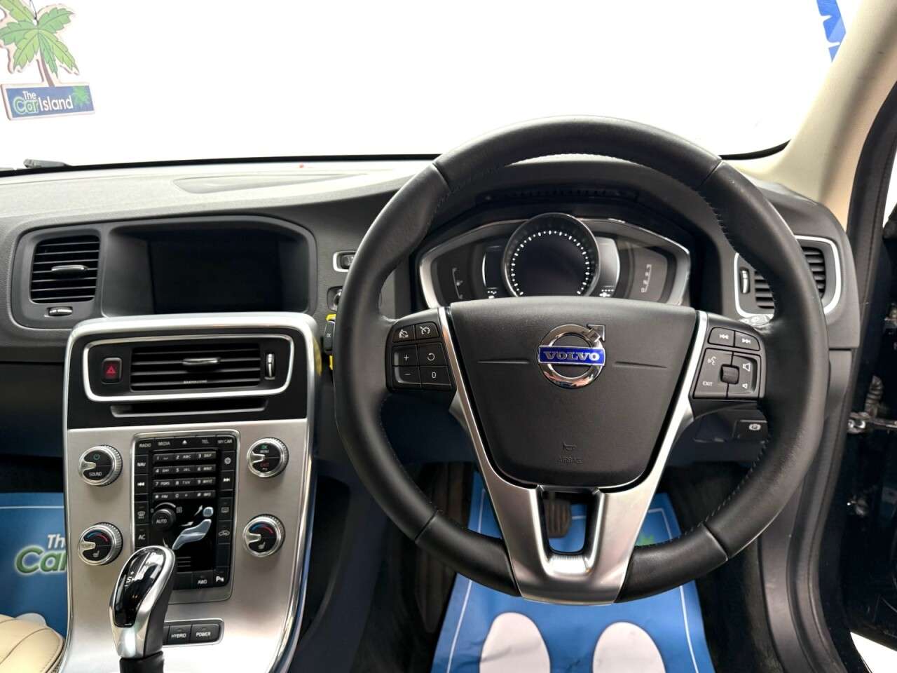 2018 VOLVO V60 2018 VOLVO V60