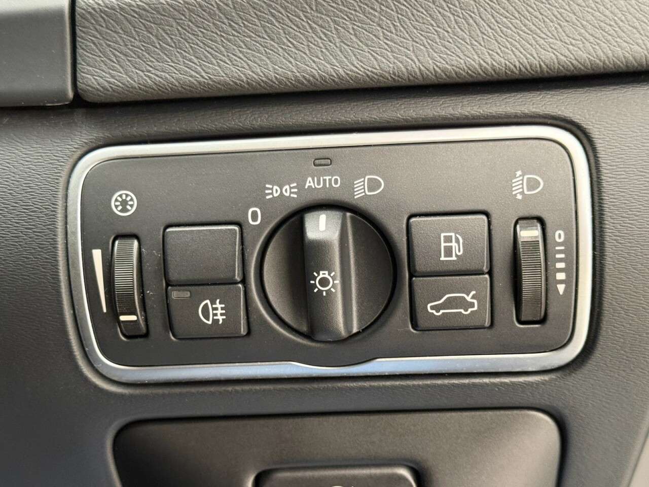 2018 VOLVO V60 2018 VOLVO V60