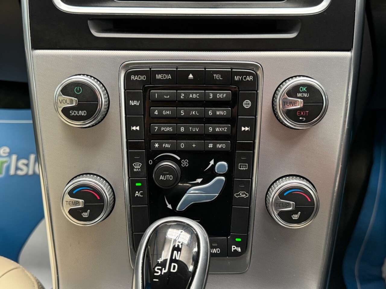 2018 VOLVO V60 2018 VOLVO V60