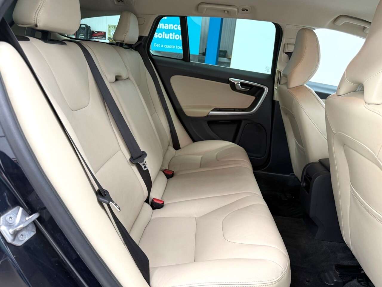 2018 VOLVO V60 2018 VOLVO V60