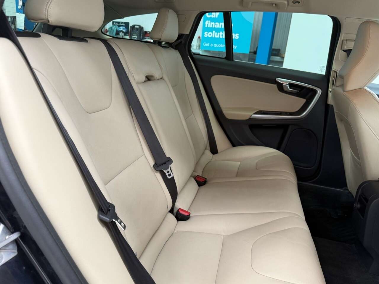 2018 VOLVO V60 2018 VOLVO V60