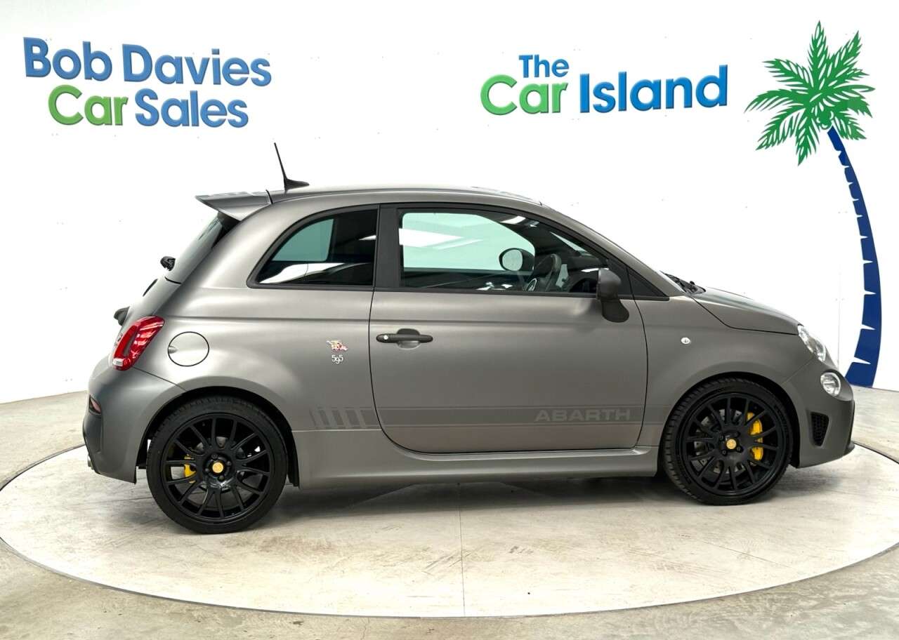 2021 ABARTH 595 2021 ABARTH 595