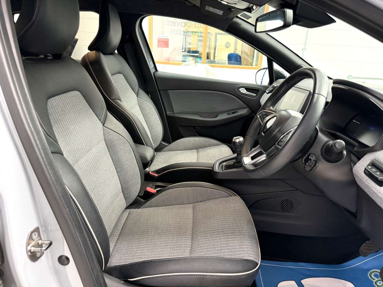 2024 RENAULT CLIO 2024 RENAULT CLIO