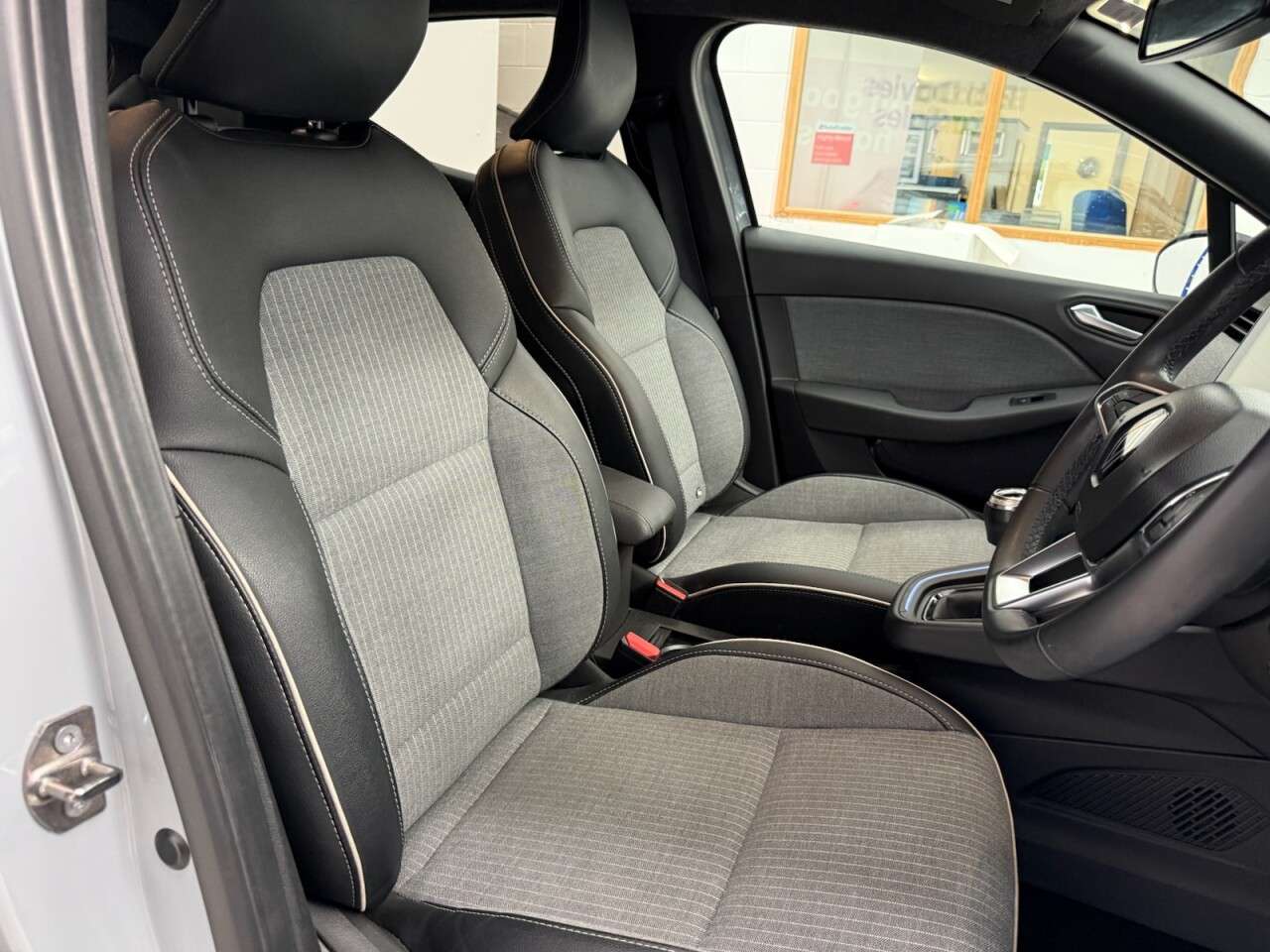 2024 RENAULT CLIO 2024 RENAULT CLIO