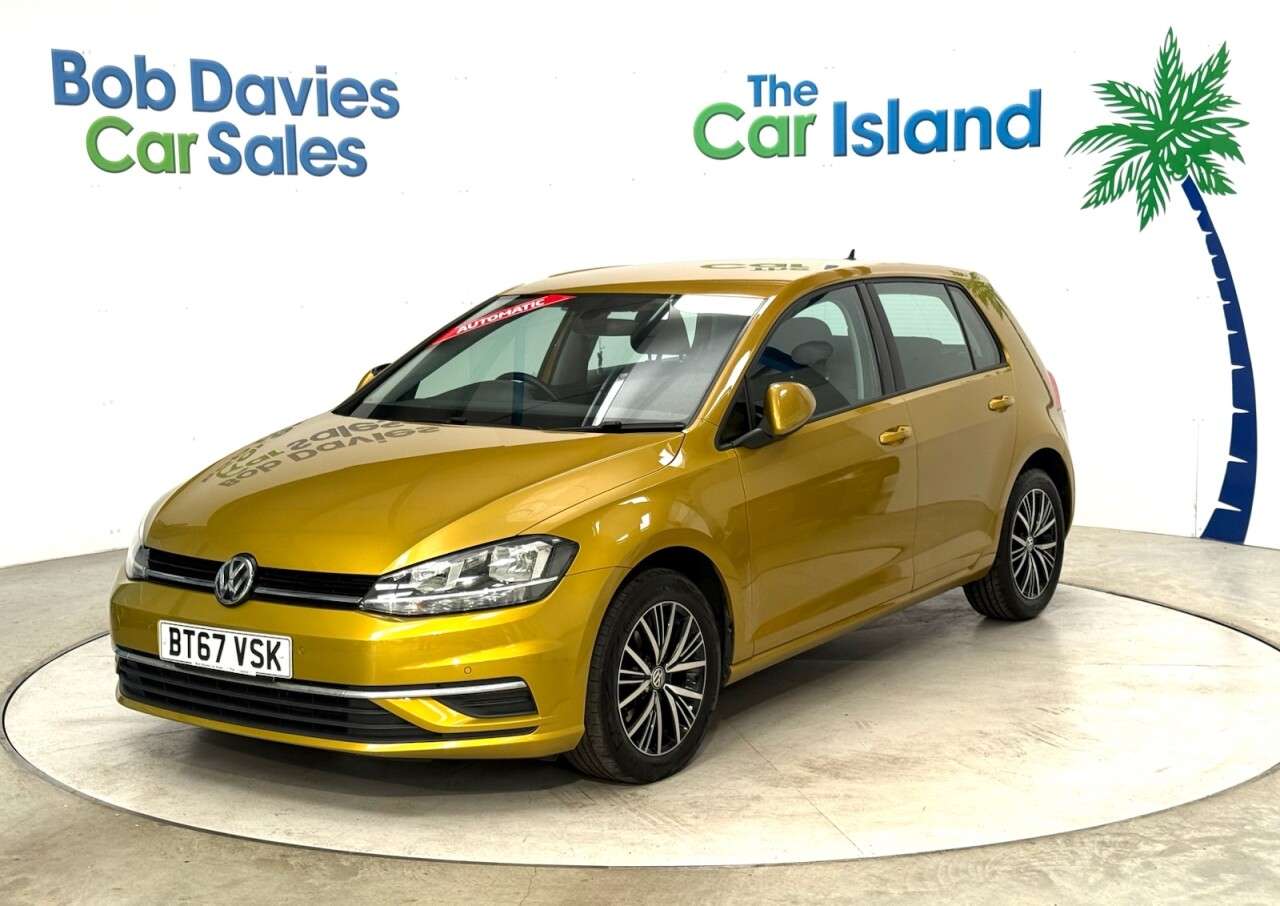 A 2017 VOLKSWAGEN GOLF SE NAVIGATION TSI BLUEMOTION TECHNOLOGY DSG A 2017 VOLKSWAGEN GOLF SE NAVIGATION TSI BLUEMOTION TECHNOLOGY DSG