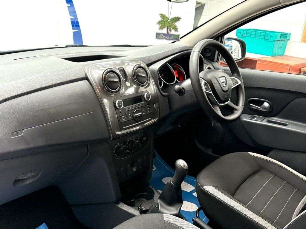 A 2017 DACIA SANDERO STEPWAY 0.9 TCe Ambiance Hatchback 5dr Petrol Manual Euro 6 (s/s) (90 ps) Full Serv A 2017 DACIA SANDERO STEPWAY 0.9 TCe Ambiance Hatchback 5dr Petrol Manual Euro 6 (s/s) (90 ps) Full Serv