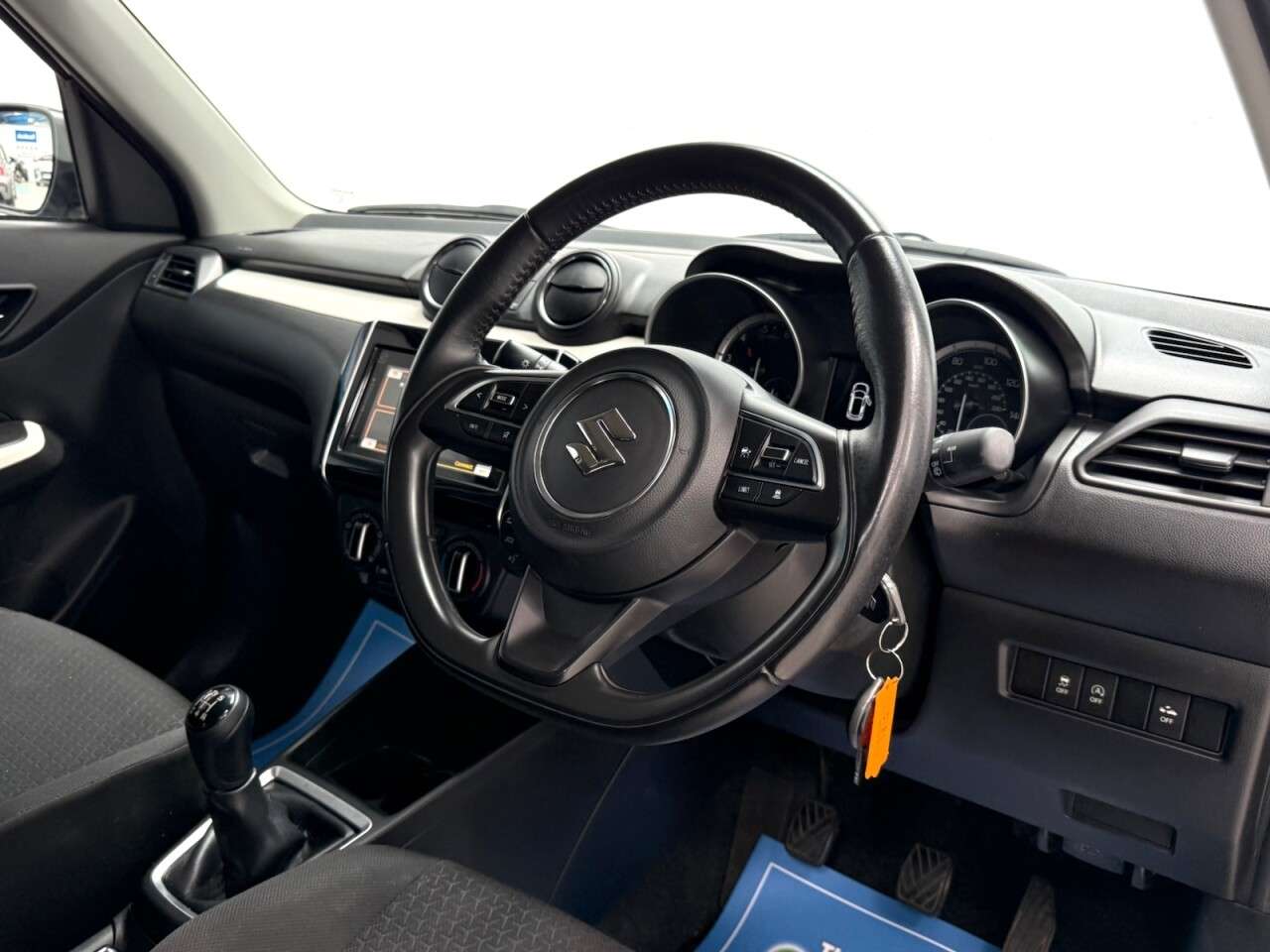2021 SUZUKI SWIFT 2021 SUZUKI SWIFT